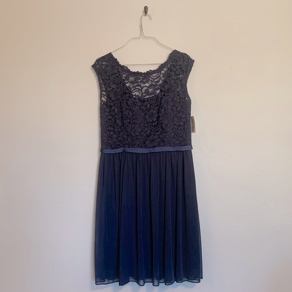 NWT David's Bridal Womens Size 12 Formal Bridesmaid Navy Marine Lace Short Dress - Picture 2 of 12